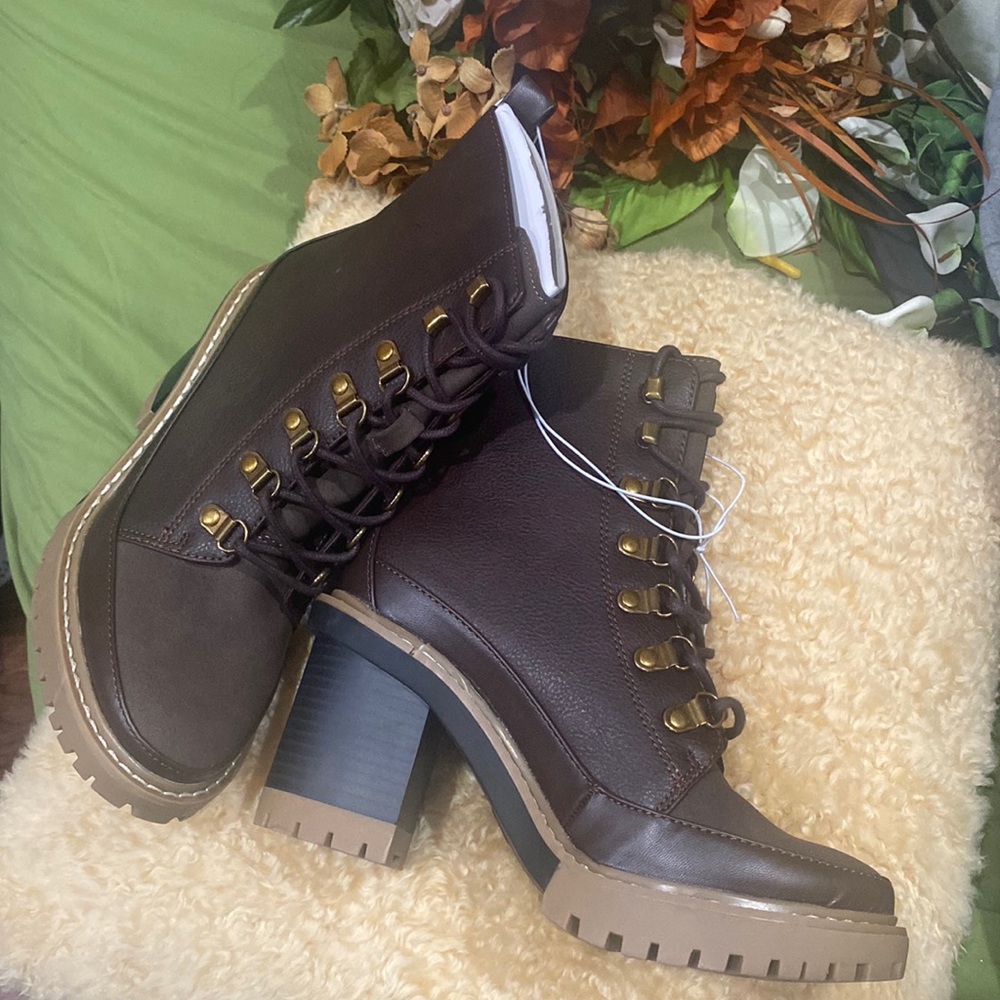 Women Boots🤎